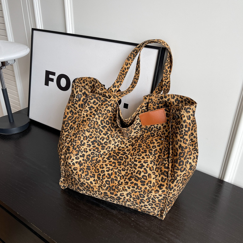 Bolsa Tote com Estampa de Leop - Women Bags Office avaliação e preço
