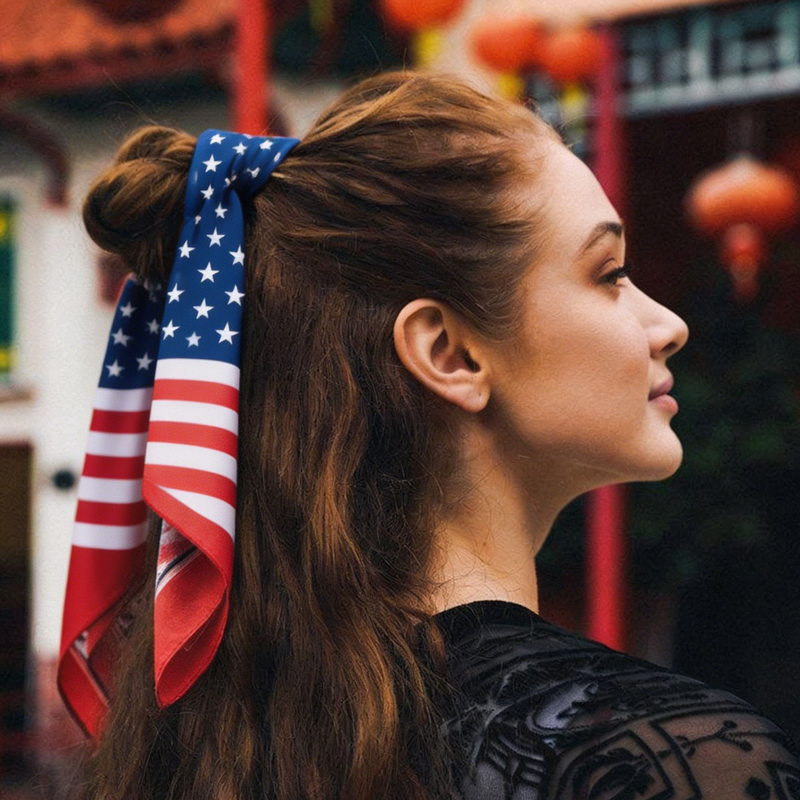 Lenço Fino de Cetim com Estamp - Women Bags Usa avaliação e preço